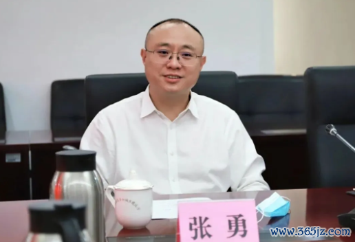 新任海口市委副文书张勇，已任市政府党组文书